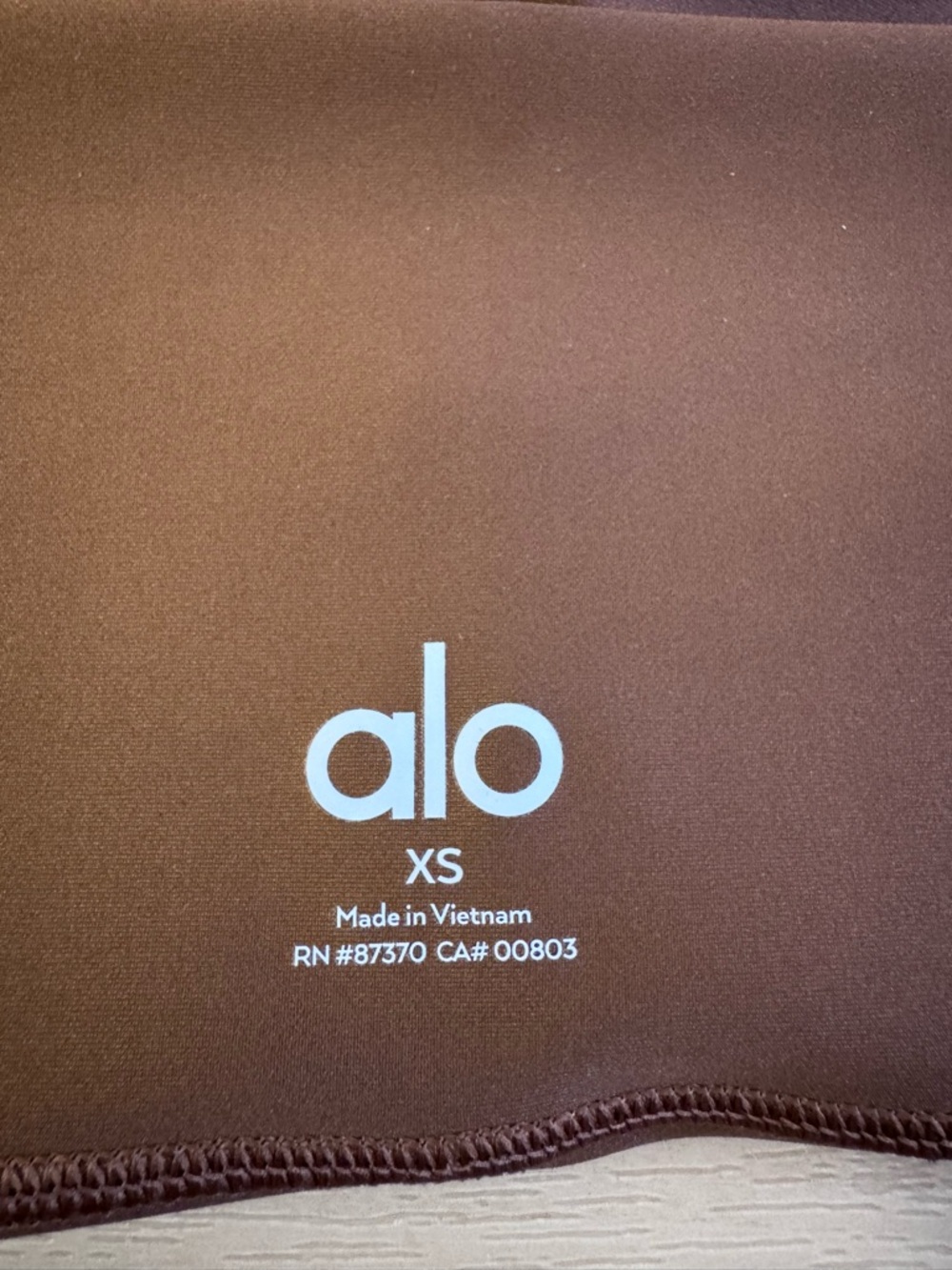 Alo Yoga 7/8 High-Waist Airbrush Legging in Cinnamon Brown - Picture 5 of 5